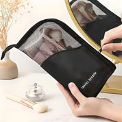 Scarlett | Kompakt und geräumig gestaltetes Make-up-Täschchen