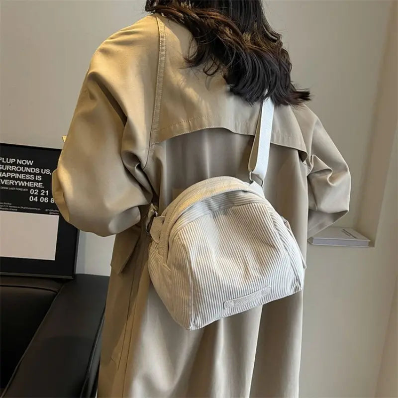 Eva | Einfache Corduroy Schultertasche