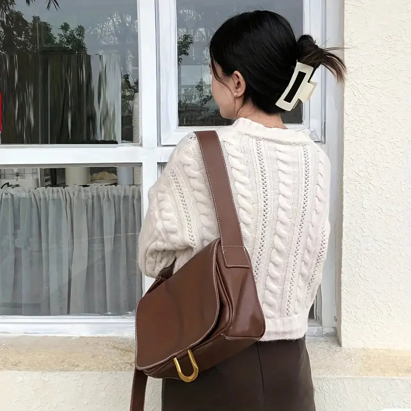 Vera | Trendige Umhängetasche mit Klappverschluss