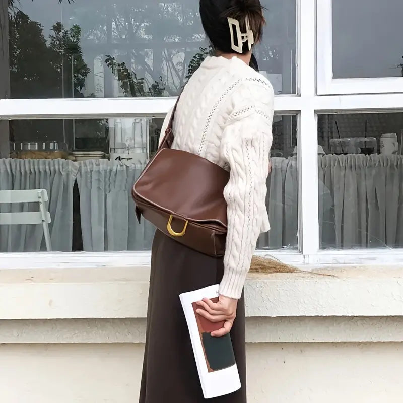 Vera | Trendige Umhängetasche mit Klappverschluss