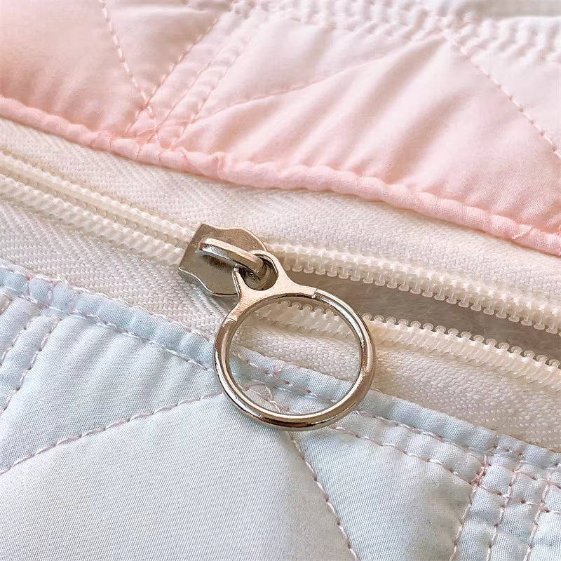 Lilia | Stylische und kompakte gesteppte Kosmetiktasche