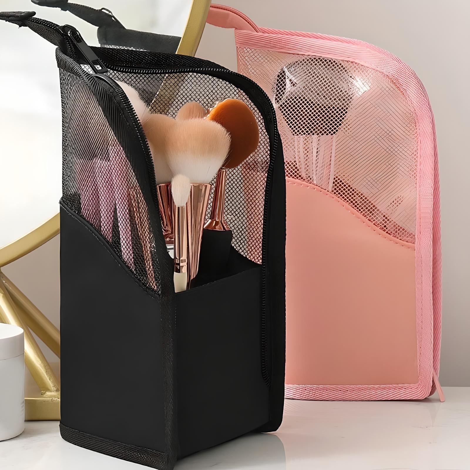 Scarlett | Kompakt und geräumig gestaltetes Make-up-Täschchen