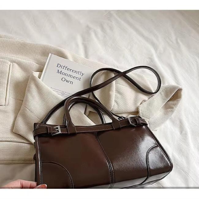 Clara | Große Retro Leder Umhängetasche