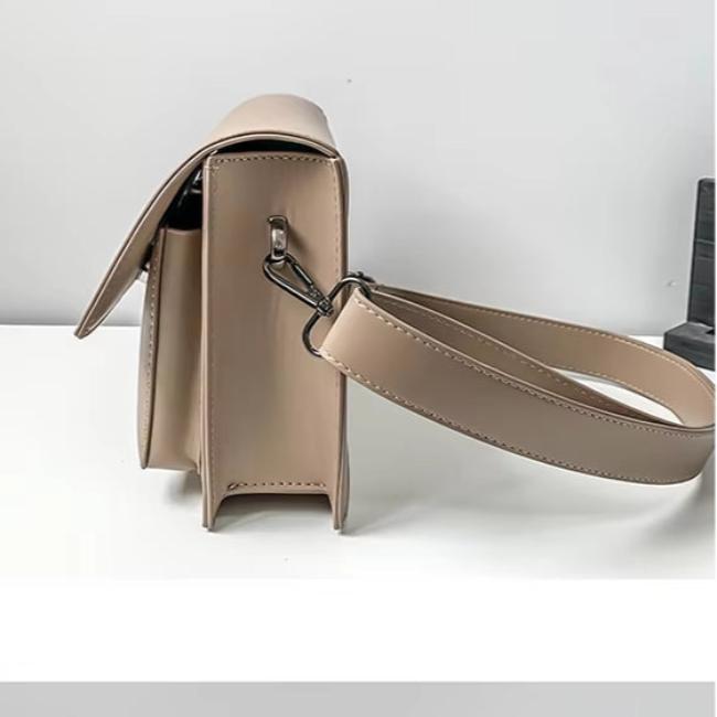 Felix | Wasserfeste Quadratische Schultertasche