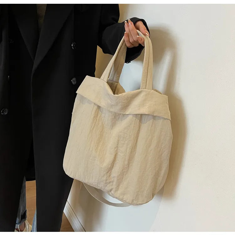 Luna | Große Kapazität Multi-Pocket Nylon Umhängetasche