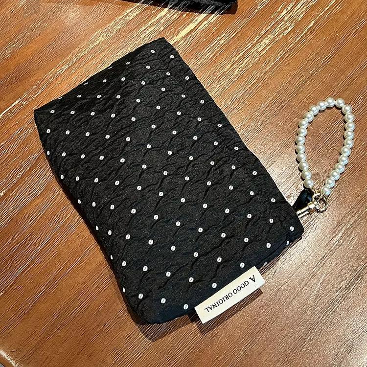 Billie | Klassische gepunktete Reise-Kosmetiktasche