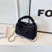 Mila | Cloud Gehäkelt Crossbody Sling Handtasche