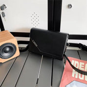 Noah | Schlichte Kleine Umhängetasche aus PU-Leder