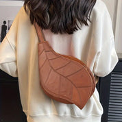 Sophie | Damentasche aus Leder in Blattform als Crossbody-Schultertasche