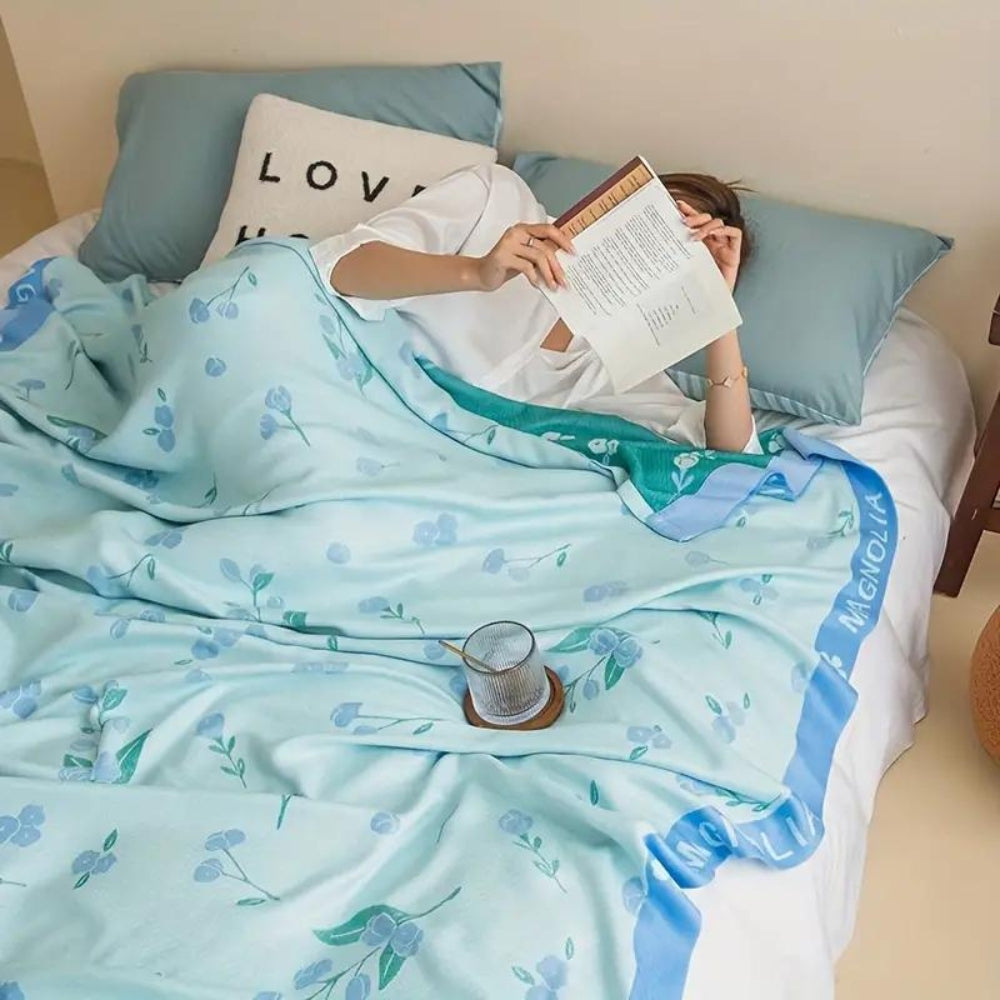 Blaue Blumenbambusfaser -Kühldecke