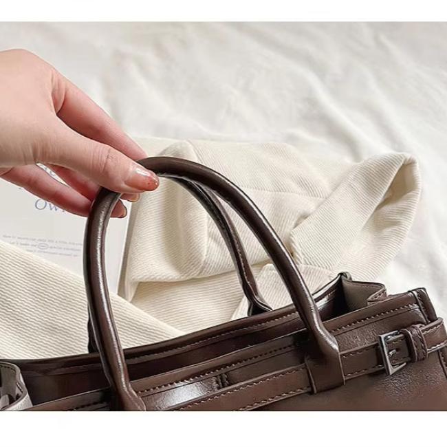 Clara | Große Retro Leder Umhängetasche