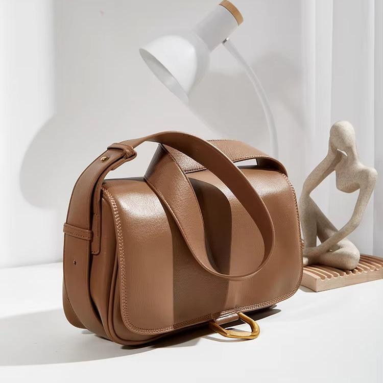 Vera | Trendige Umhängetasche mit Klappverschluss