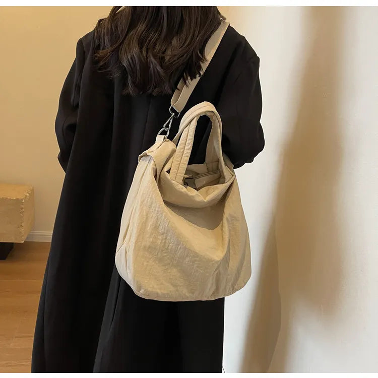 Luna | Große Kapazität Multi-Pocket Nylon Umhängetasche