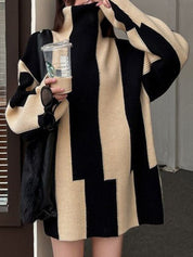 Claire | Großer Pullover mit Hohem Kragen und Farbblockdesign