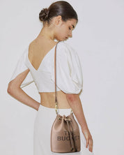 Eva | Stilvolle Drawstring Bucket Schultertasche