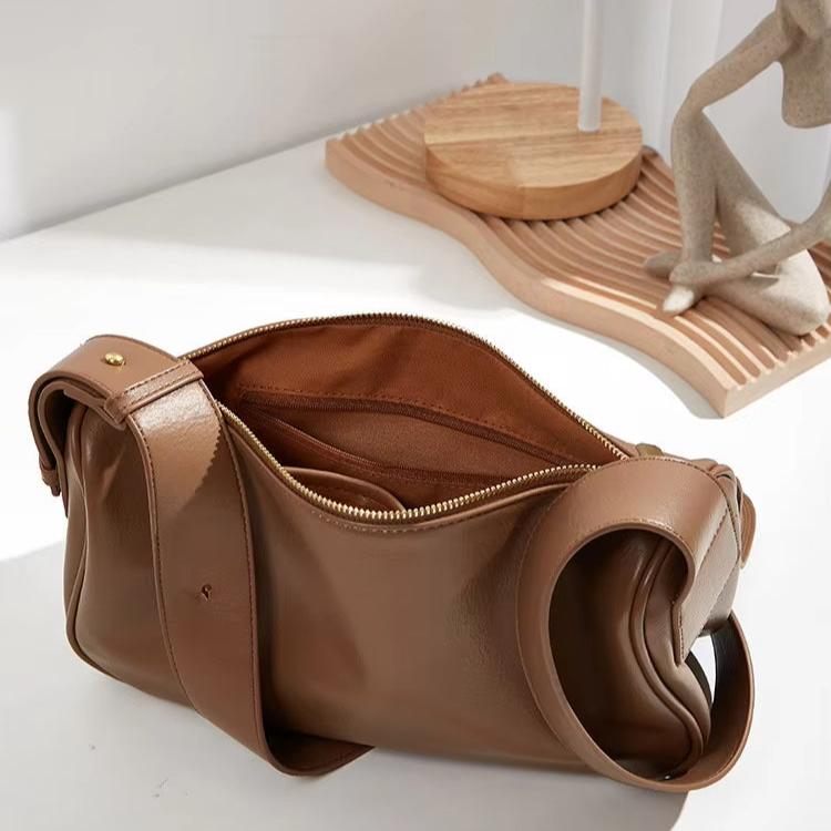 Vera | Trendige Umhängetasche mit Klappverschluss