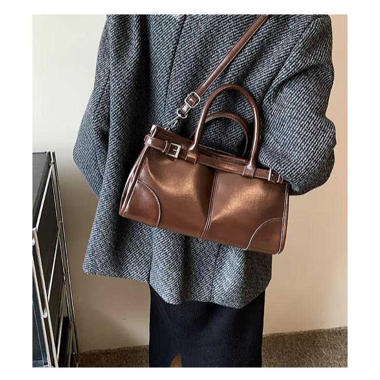 Clara | Große Retro Leder Umhängetasche