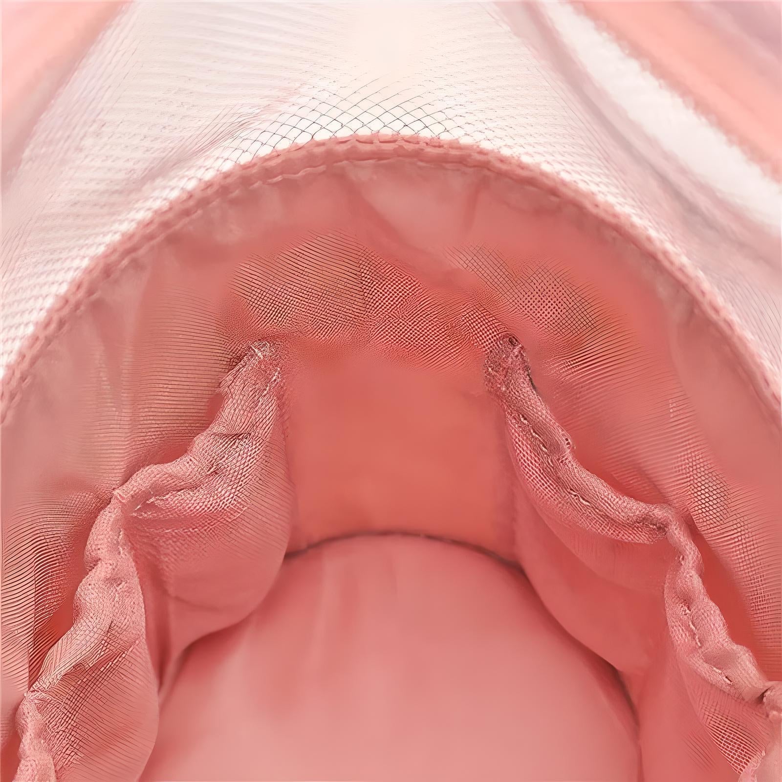 Scarlett | Kompakt und geräumig gestaltetes Make-up-Täschchen