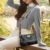 Sophie | Kompakte Triple-Zip Crossbody Tasche