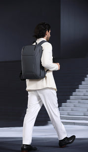 BANGE Minimalistischer Pendler-Business-Rucksack mit USB-Anschluss 3