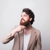 Beardase - schnelles Glättenkamm 1