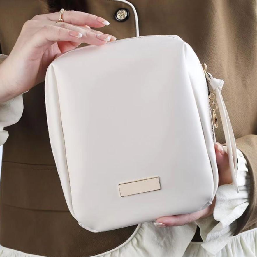 Lily | Geräumige, stilvolle und reisefreundliche Beauty-Essentials Tasche