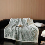 Elegante Snuggle Decke für Damen mit Marmorwirbel-Design aus Berberfleece 2