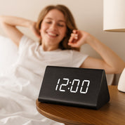 Elora LED-Wecker aus Holz mit Digitalanzeige 5