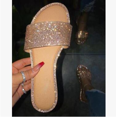 Lia | Glitzernde Slipper – Funkelnd durch den Tag