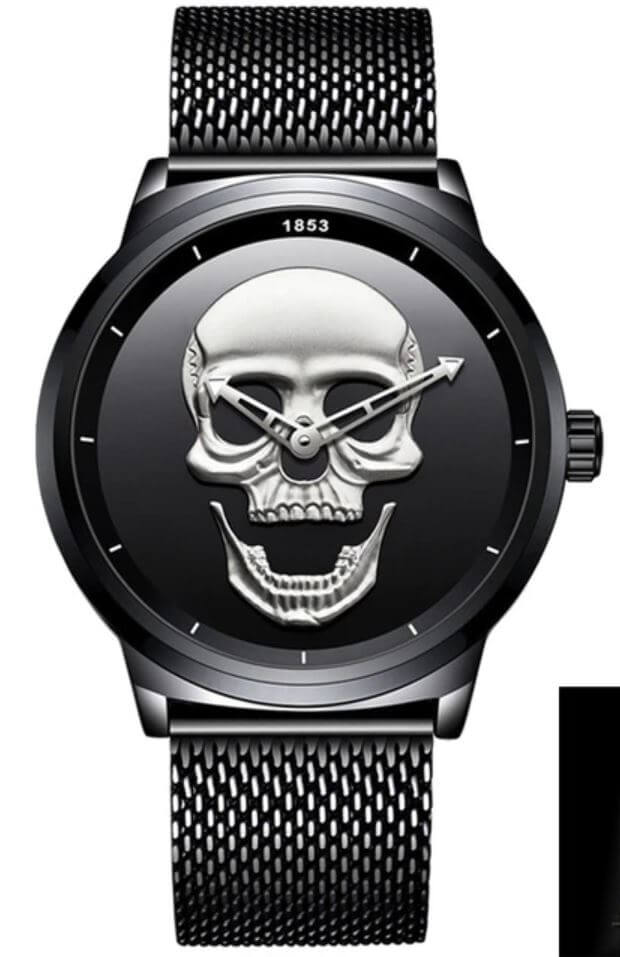 Herrenschädel Uhr 9