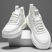 Mikee | Zeitlose Klassische Weiße Sneaker für Männer