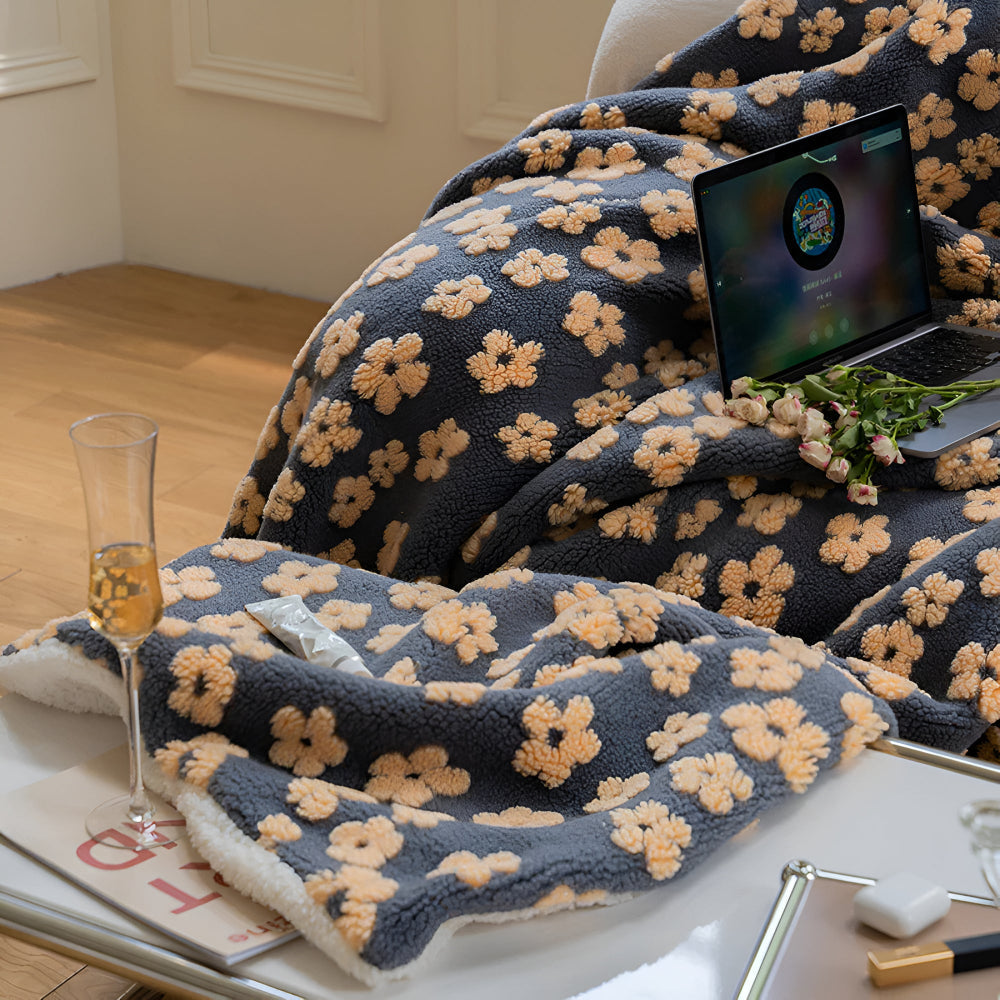 Kuscheldecke für Damen mit Retro-Blumenmuster aus Mikrofaser 4
