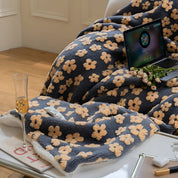 Kuscheldecke für Damen mit Retro-Blumenmuster aus Mikrofaser 4