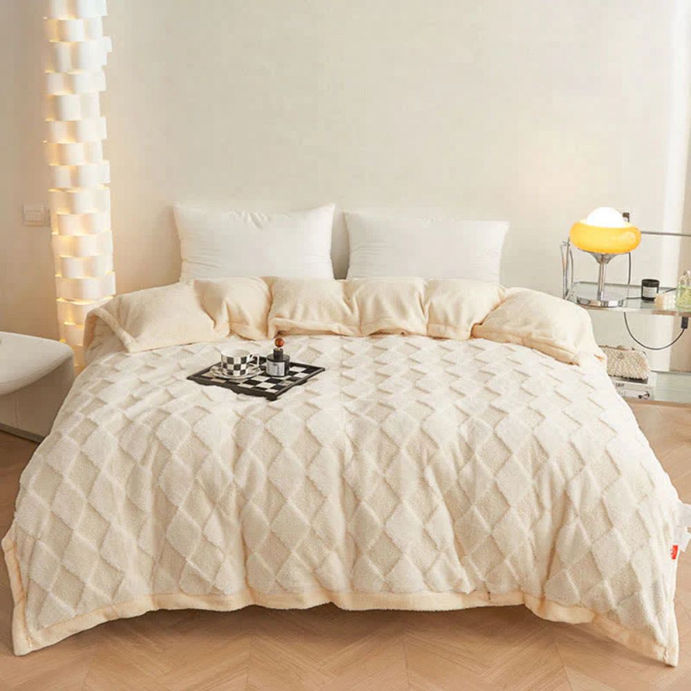 Kuscheldecke mit Diamantmuster für Komfort aus Teddy-Velours und Alpaka-Wolle 8