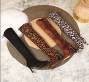 Lea Kniestiefel | Neben Schwarz auch in einzigartigen Animalprints erhältlich 0