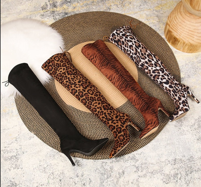 Lea Kniestiefel | Neben Schwarz auch in einzigartigen Animalprints erhältlich 0