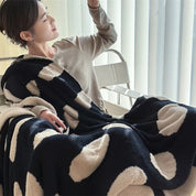 Moderne Fleece Decke für Erwachsene Warm Nylon Wendbar mit Punkten 5