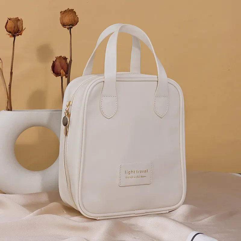 Angelique | Minimalistischer, funktionaler und stilvoller Kosmetiker