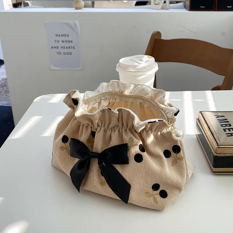 Rosalina | Stilvolle und organisierte Reiseessentials-Tasche