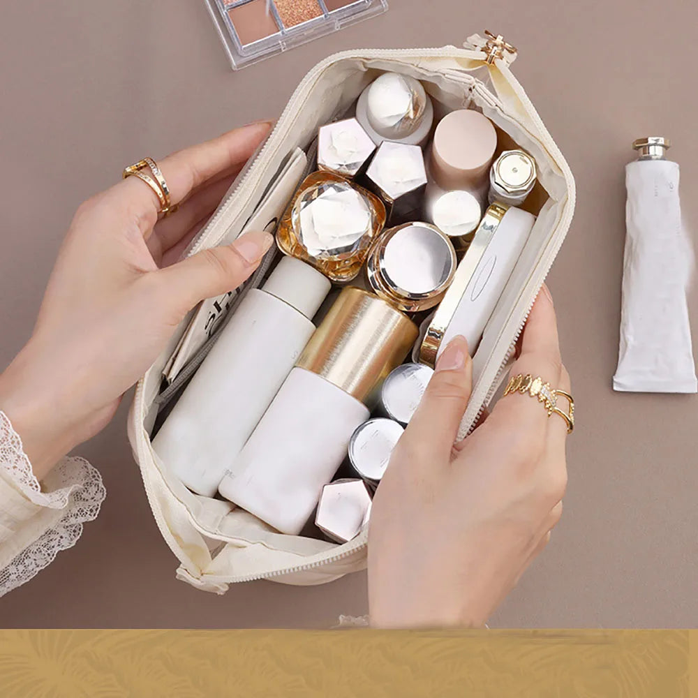 Mikaela | Geräumige und effiziente OrganisationsKosmetiktasche