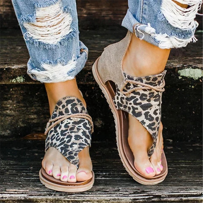 Mia | Leoparden-Sandalen – Modisch & Haltgebend