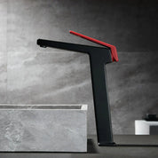 Variant image for Schwarzes Rot hoch