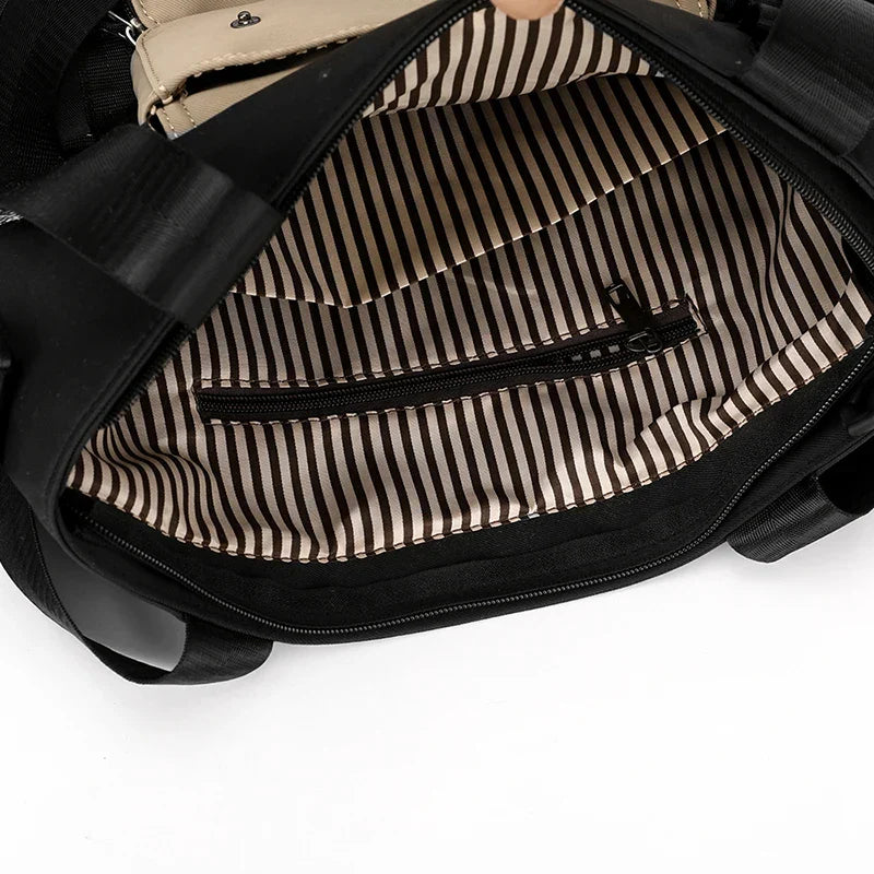 Maya | Leichte Multi-Taschen Crossbody Umhängetasche