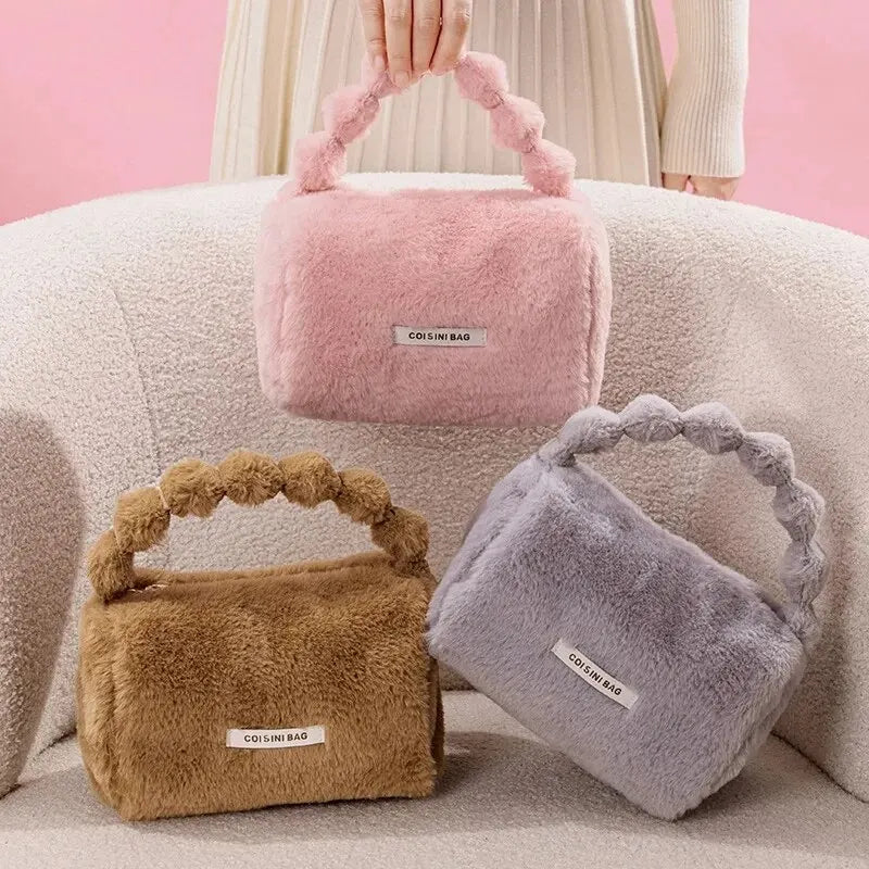 Elia | Winter Plüsch Kosmetiktasche