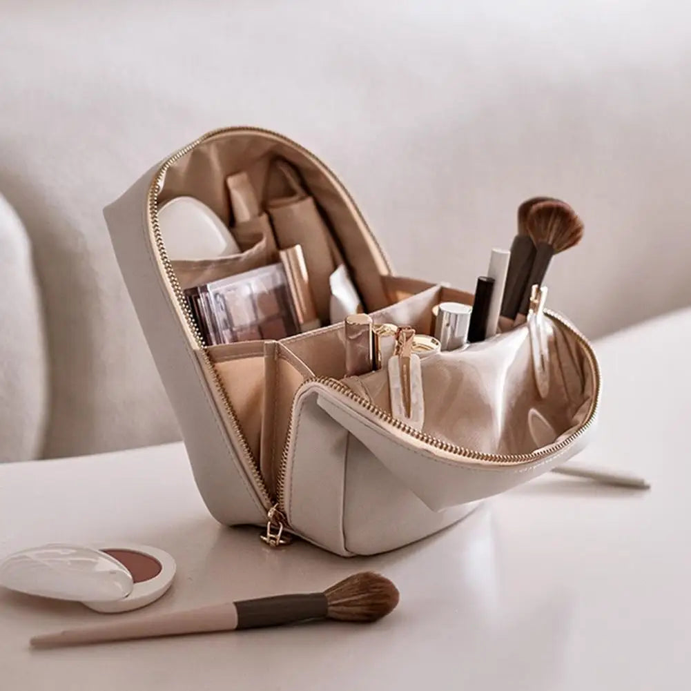 Lily | Geräumige, stilvolle und reisefreundliche Beauty-Essentials Tasche