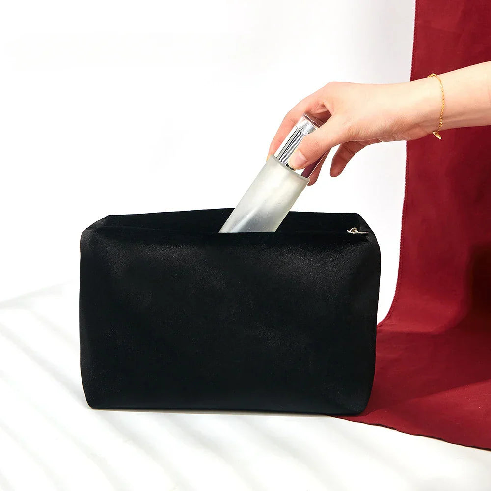 Sariah | Elegant und Geräumig für Schönheitsartikel