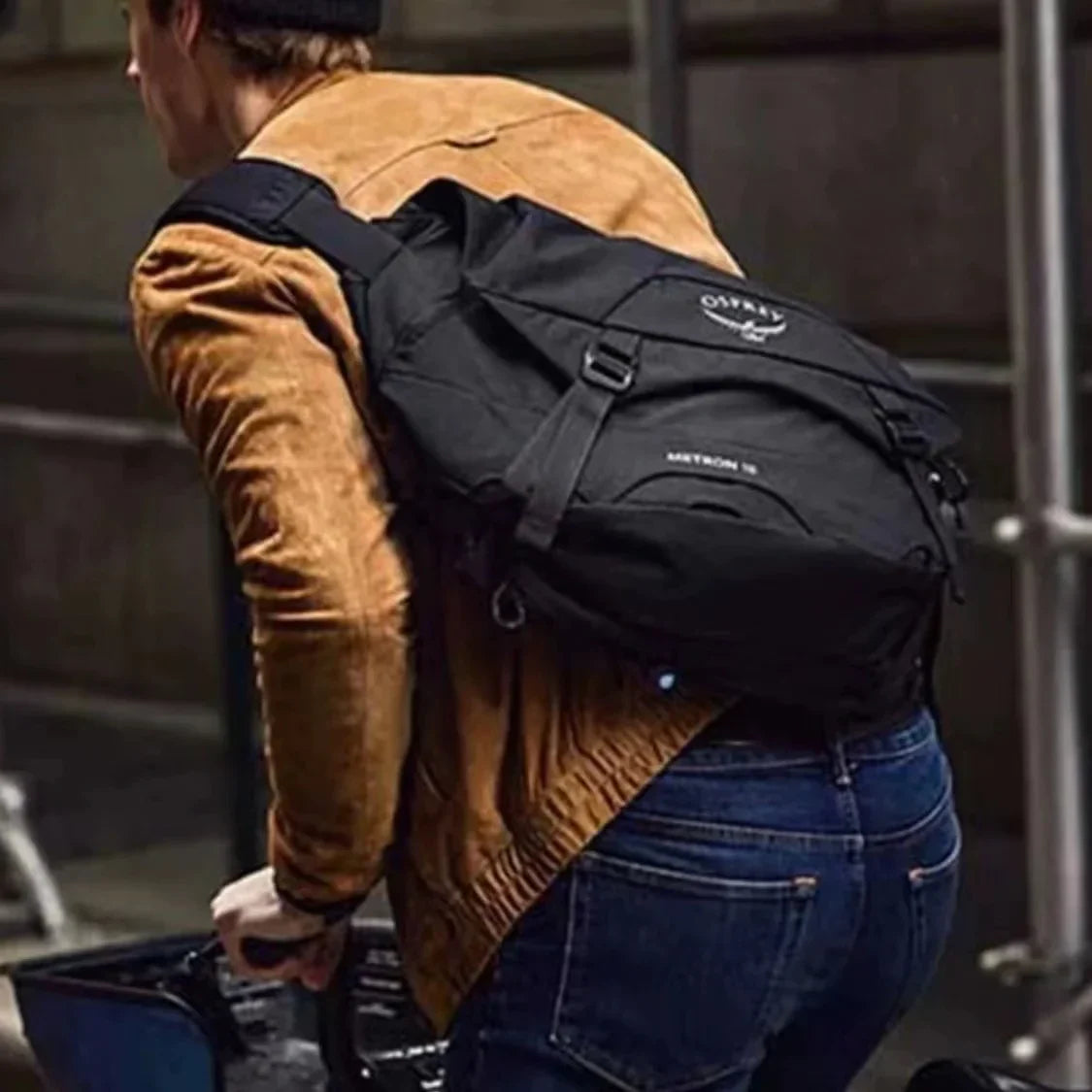 Dylan | Urban Umhängetasche Reisetasche mit Hi-Vis Regenhülle