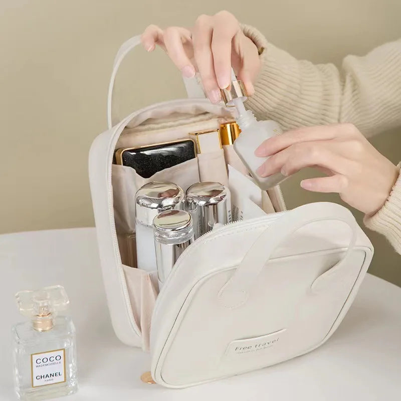 Angelique | Minimalistischer, funktionaler und stilvoller Kosmetiker