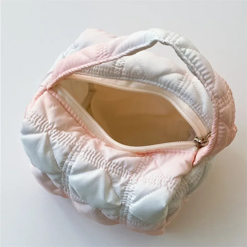 Lilia | Stylische und kompakte gesteppte Kosmetiktasche