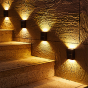 Solarbetriebene Außenleuchte mit Dämmerungserkennung – Wasserdichte Gartenlampe für stilvolle Beleuchtung im Freien 2